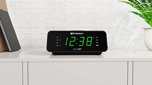 Emerson SmartSet Dual Alarm Clock Radio with AM/FM Radio, Dimmer, Sleep Timer and .9" LED Display, CKS1900 2