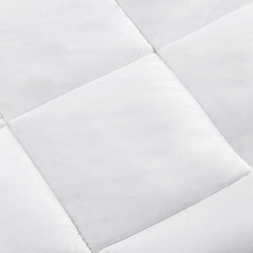 Amazon Basics White Down Alternative Comforter and Duvet Insert with Corner Tabs, Machine Washable, Full/Queen, Light 4