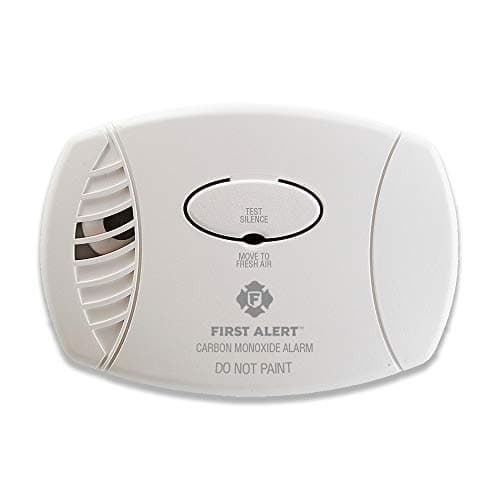 First Alert Carbon Monoxide Detector, Plug-In Alarm with Test & Silence Button, CO600, White, 1-Pack