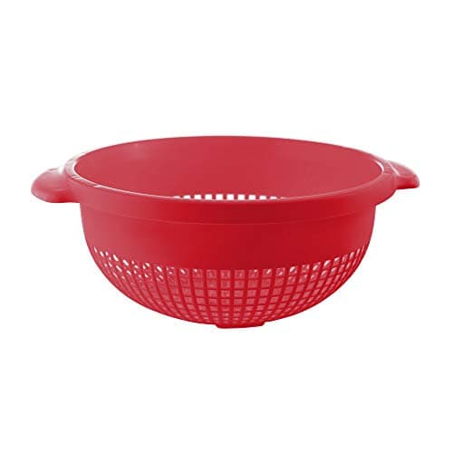 YBM Home Deep Plastic Strainer Colander with Handle – Made of Food Safe BPA-Free Plastic - Durable and Dishwasher Safe - Use for Pasta, Noodles, Spaghetti, Vegetables and More (1, Red)