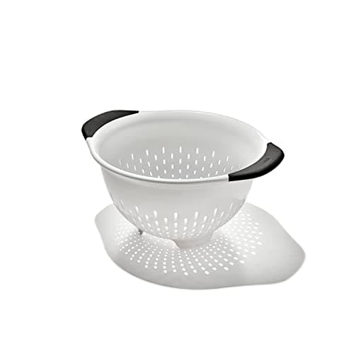 OXO Good Grips 3 QT Plastic Colander