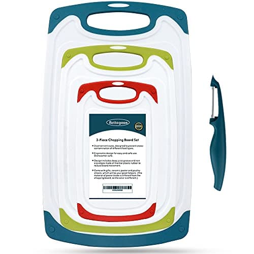 Cutting Boards for Kitchen, Plastic Chopping Board Set of 4 with Non-Slip Feet and Deep Drip Juice Groove, Easy Grip Handle, Dishwasher Safe