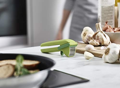 Joseph Joseph CleanForce Garlic Press - Garlic Mincer with Trigger-Operated Wiper Blade & Handy Cleaning Tool, Green 6