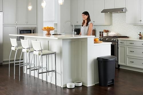 Rubbermaid Classic Step-On Trash Can with Lid, 13-Gallon, Black, Easy Clean Wastebasket for Home/Kitchen/Bedroom/Office/Garage 7