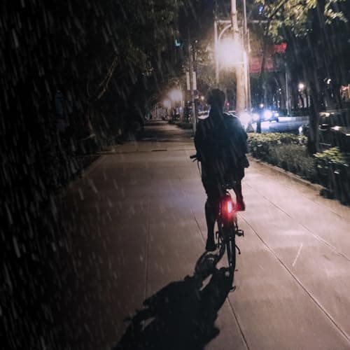 Energizer X400 Rechargeable Bike Light, IPX4 Water Resistant, Compact and Lightweight Design, Front Clip Light and Rear LED Light for Visibility Black 9