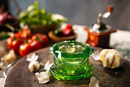 Nextrend Garlic Twister 4th Gen – Garlic Mincer & Garlic Press in One - for Ginger, Herbs, Nuts & more, BPA-Free, Dishwasher Safe, 3–5 Clove Capacity - Clear 9