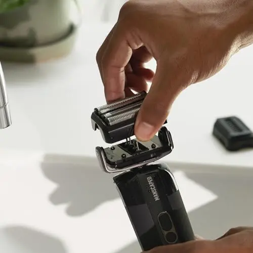 MANSCAPED® The Chairman™ PRO Men’s Electric Foil Face Shaver - Two Interchangeable Blade Heads, SkinSafe® Four-Blade Foil & Stubble Trimmer, USB-C Wireless Compatible Charging, Gentle on Neck 9