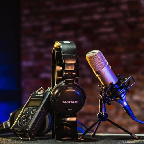 TASCAM TH-02 Professional Studio Monitor Headphones, Wired, Over Ear — for Recording, Podcast, DJ, Music and Guitar, with 1/4 Inch Jack Adapter 8