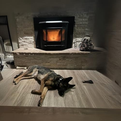 Comfortbilt HP22i Pellet Stove Fireplace Insert Heats 2800 sq.ft 47 lb Hopper Capacity 8