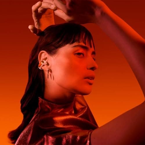 Bose Ultra Open Bluetooth Earbuds, True Wireless Earbuds with OpenAudio for Awareness, Clip On Design for Comfort, Immersive Audio, Up to 48 Hrs of Playtime + 20W Wall Charger (Sunset Iridescent) 7