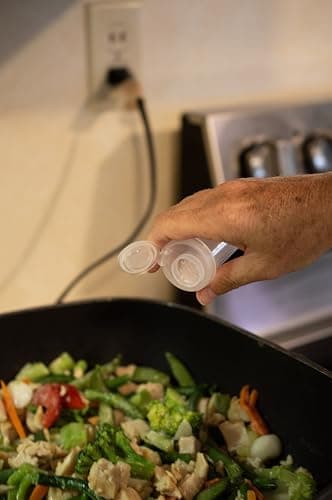 BRAZZA Salt and Pepper Shakers Moisture Proof Set, Perfect to go Camping Picnic Outdoors Kitchen Lunch Boxes Travel Spice Set Clear 8