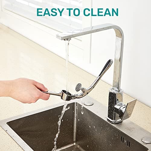 HiramWare Garlic Press, Premium Rust Proof Kitchen Garlic Mincer Crusher Squeezer with Ergonomic handle, Ginger Crusher with Good Grip, Easy to Clean, Dishwasher Safe 7