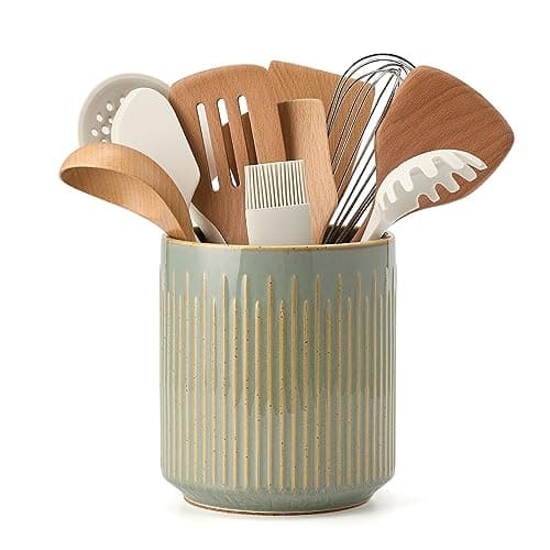JIEMEI HOME Kitchen Utensil Holder, Ceramic Stable Utensil Crock for Countertop, 7.2" Large Utensil Organizer with Cork Mat, Removable Bamboo Divider for Kitchen Décor and Accessories, Green