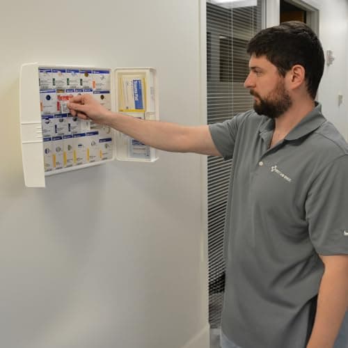 First Aid Only 1000-FAE-0103 SmartCompliance 50-Person OSHA Compliant First Aid Kit for Business, Large Plastic First Aid Cabinet with Medications, 245 Pieces 8