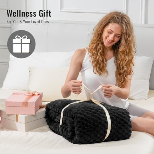 Uttermara Fleece Weighted Blanket for Adults Queen Size 15lbs, Soft Sherpa Weighted Blankets for Sleeping and Calming, Fuzzy Heavy Blanket for Bed and Couch, 60 x 80 Inches, Black 6