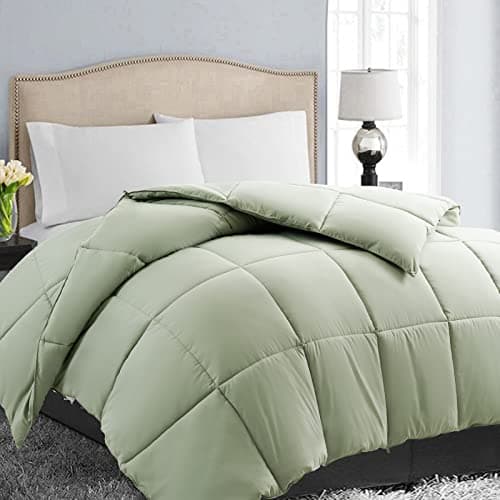 EASELAND Twin Size Down Alternative Comforter - Quilted Duvet Insert for All Seasons, Soft Lightweight with Corner Tabs, Summer Winter Warm Bedding, Sage Green 64×88 Inches