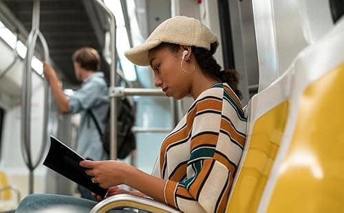 JBL Vibe Beam - True Wireless JBL Deep Bass Sound Earbuds, Bluetooth 5.2, Water & Dust Resistant, Hands-free call with VoiceAware, Up to 32 hours of battery life (White) 7