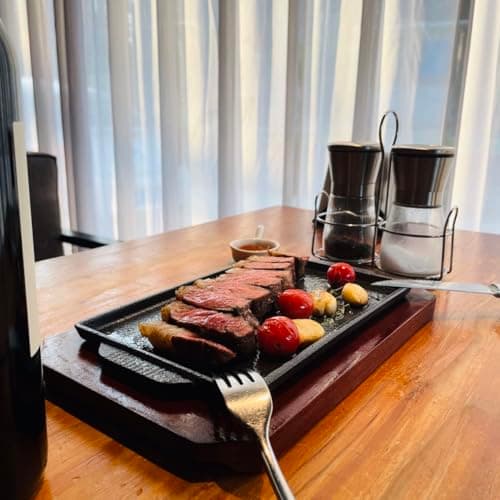 FJPTFENG Cast Iron Steak Plate, Grill Pans, Sizzle Griddle with Wooden Base, Steak Pan, Griddle Grill Pan with handles (Plate with Base 6.7" x 4.4") 6
