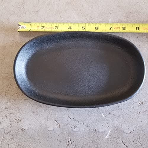 Cast Iron Steak or Fajita Plate 8 x 4 1/2 inside dimension w/ Wooden Holder and Handle 6