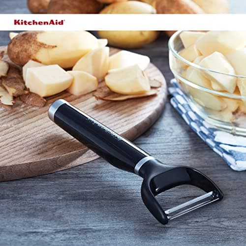KitchenAid Y Peeler with Ergonomic Handle and Single Edge Blade – Dishwasher Safe with Protective Cover 6