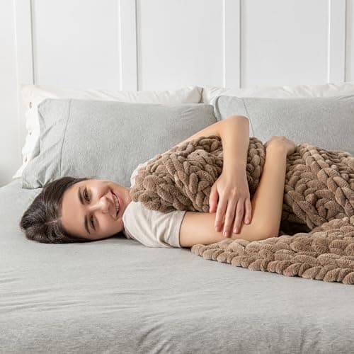 Maetoow Handmade 20 lb Soft Knitted Weighted Blanket, 60 x 80 in Breathable Chunky Knit Gravity Blanket Throw, Home Decor for Sofa Couch Bed, Brown