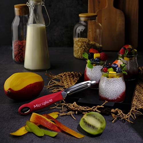 Microplane Professional Serrated Swivel Peeler for Tomato and Kiwi, for Right and Left Hand Use 7