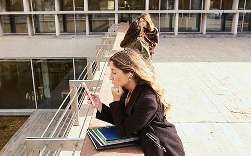 JBL Vibe Beam - True Wireless JBL Deep Bass Sound Earbuds, Bluetooth 5.2, Water & Dust Resistant, Hands-free call with VoiceAware, Up to 32 hours of battery life (White) 9