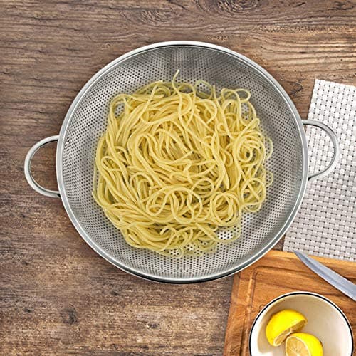 P&P CHEF Colander Set of 3, Stainless Steel Micro-Perforated Colanders Strainers for Draining Rinsing Washing, Ideal for Pasta Vegetables Fruits, Heavy Duty & Dishwasher Safe - 1/3/5 Quart 6