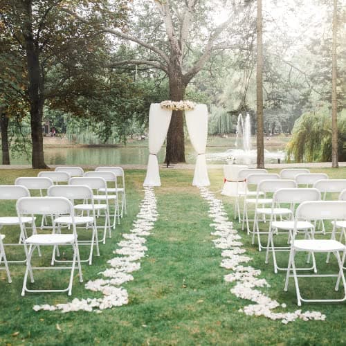 VINGLI White Plastic Folding Chairs, Set of 2, Heavy-Duty Commercial Seats with Steel Frame, 350 lb Capacity, for Indoor & Outdoor Events, Office, Wedding, Party & Dining (2, White, S) 2