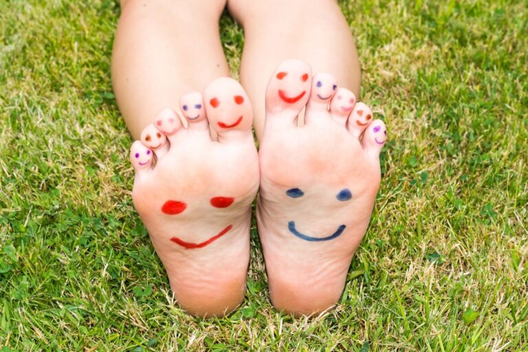 The Pros and Cons of Selling Feet Pics Online: An In-Depth Guide