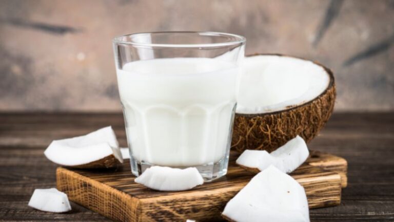 Is Starbucks Coconut Milk Sweetened in 2024? A Retail Analyst‘s In-Depth Guide